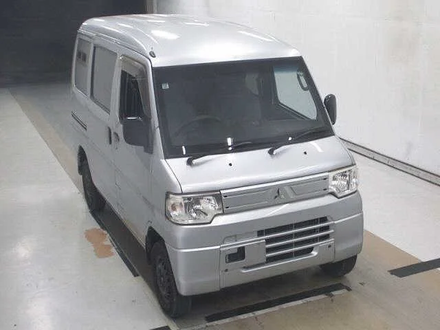 Mitsubishi MINICAB — фото 1