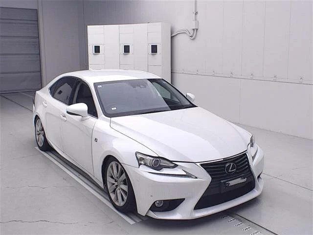 Lexus IS — фото 1