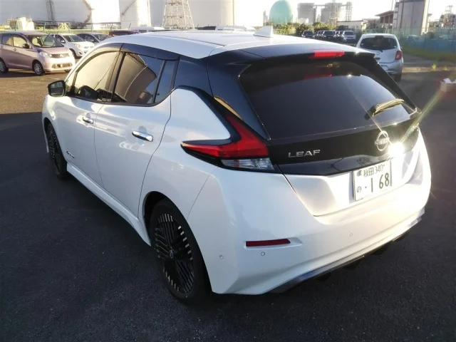 Nissan LEAF — фото 2