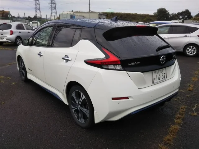 Nissan LEAF — фото 2