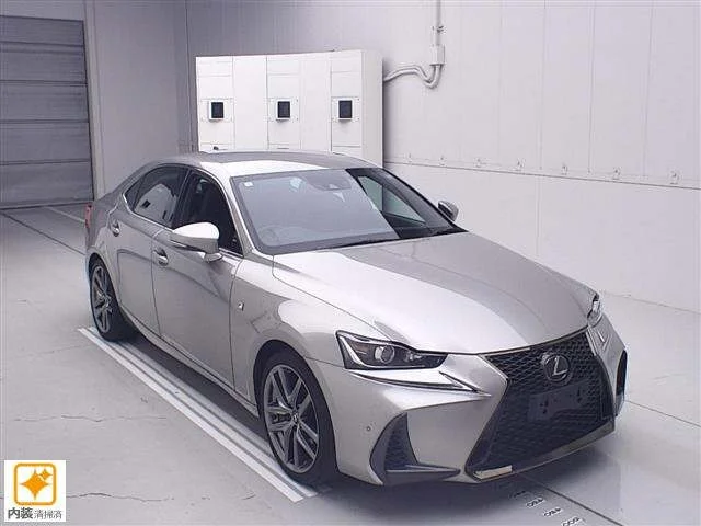 Lexus IS