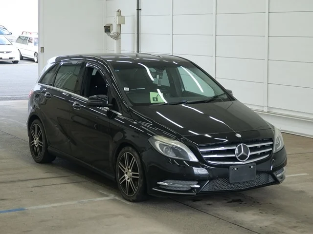 Mercedes-Benz B CLASS — фото 1
