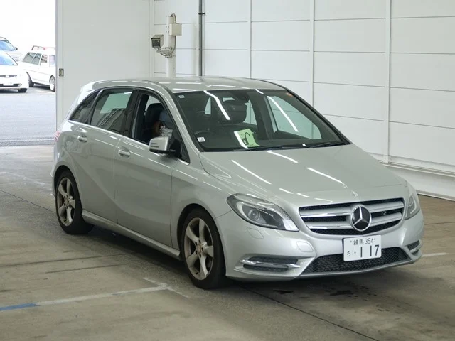 Mercedes-Benz B CLASS — фото 1