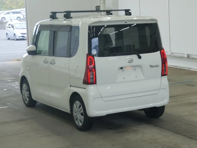 Daihatsu TANTO — фото 2