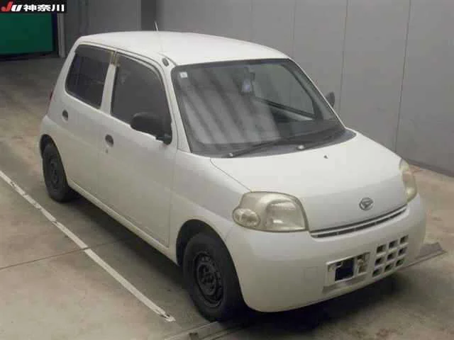 Daihatsu ESSE