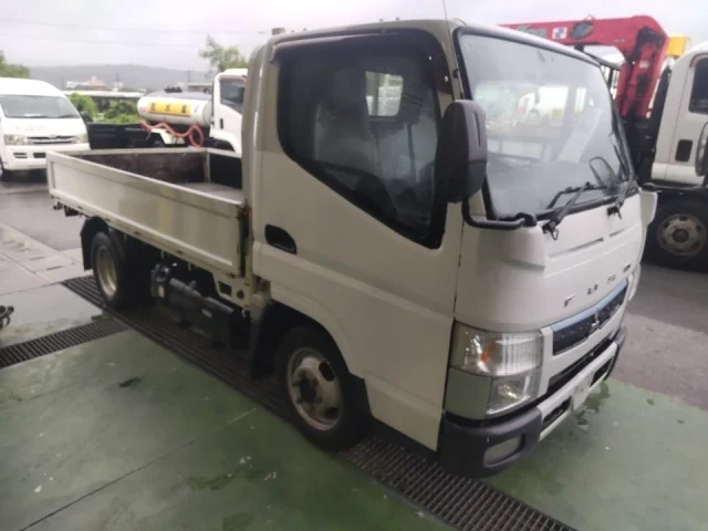 Mitsubishi CANTER — фото 2