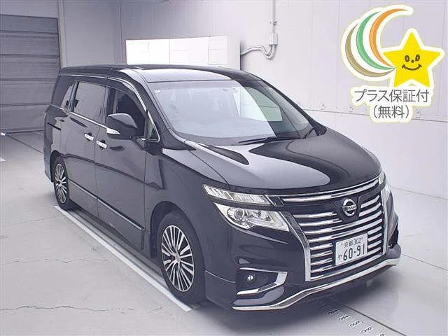 Nissan ELGRAND — фото 1