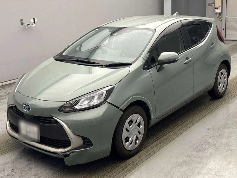 Toyota AQUA — фото 1