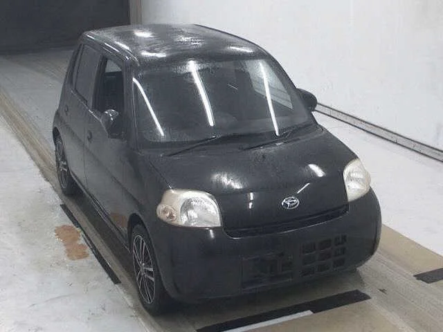 Daihatsu ESSE