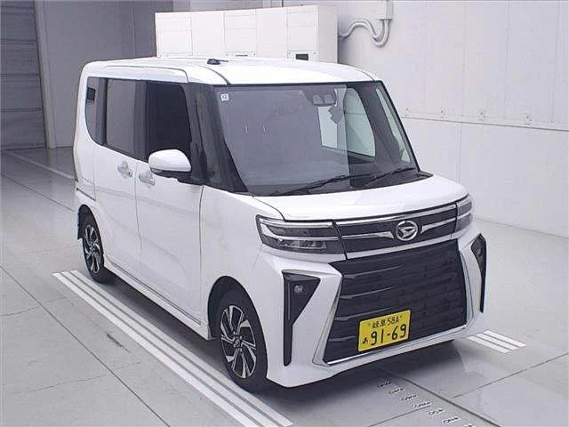 Daihatsu TANTO — фото 1