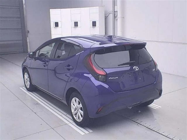 Toyota AQUA — фото 2