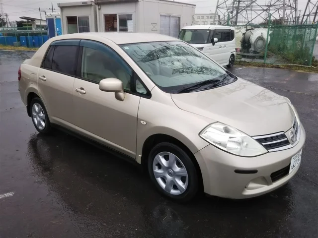 Nissan TIIDA LATIO — фото 1