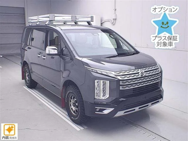 Mitsubishi DELICA D5 — фото 1