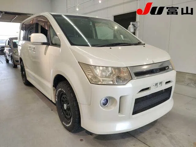 Mitsubishi DELICA D5