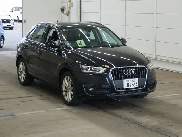 Audi Q3 — фото 1