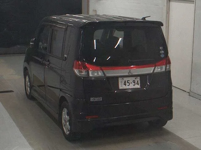 Mitsubishi DELICA D2 — фото 2