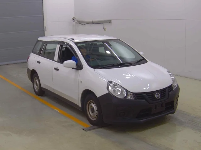 Nissan AD — фото 1