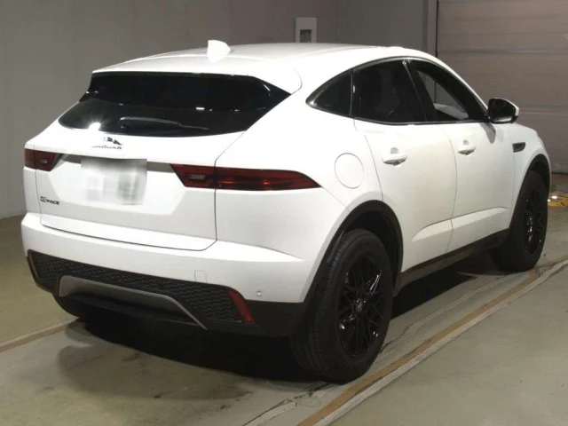 Jaguar E-PACE — фото 2
