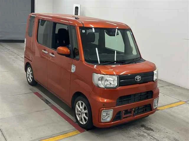 Toyota PIXIS MEGA