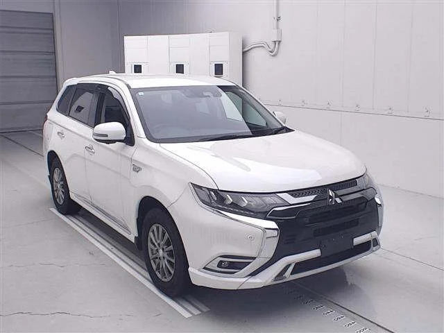 Mitsubishi OUTLANDER PHEV — фото 1