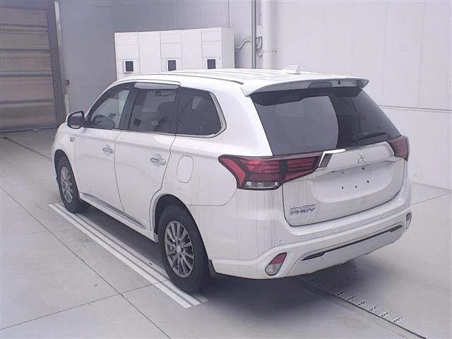 Mitsubishi OUTLANDER PHEV — фото 2