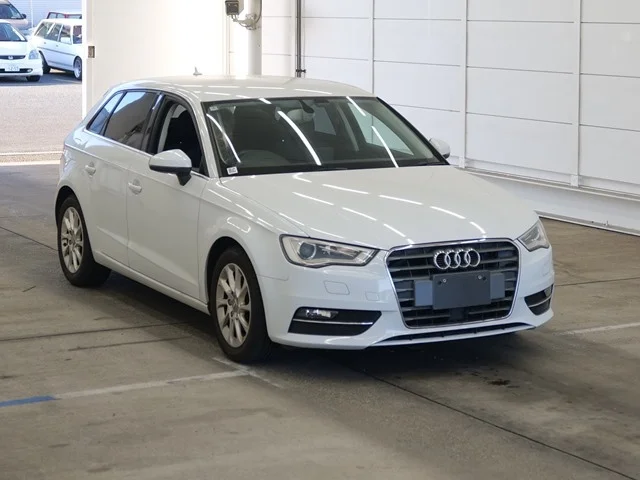 Audi A3 — фото 1