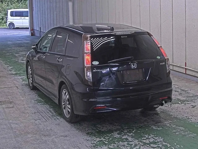 Honda STREAM — фото 2