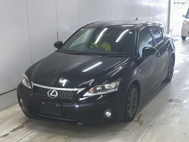 Lexus CT — фото 1