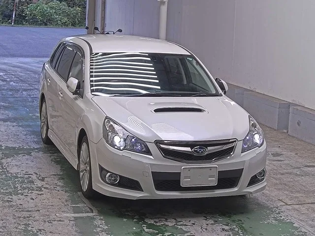 Subaru LEGACY — фото 1