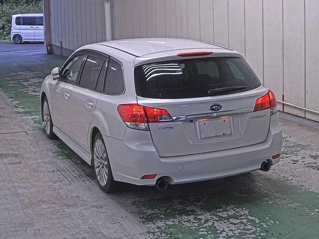 Subaru LEGACY — фото 2