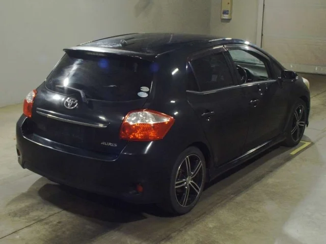 Toyota AURIS — фото 2