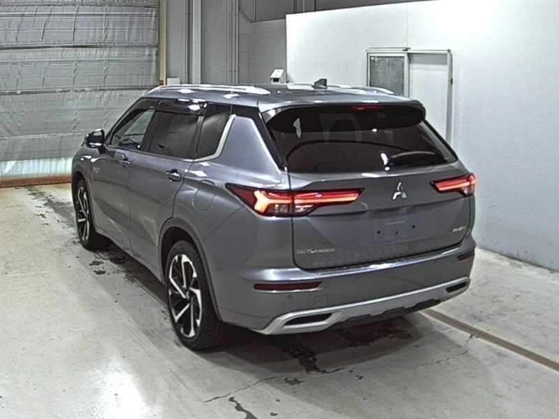 Mitsubishi OUTLANDER PHEV — фото 2