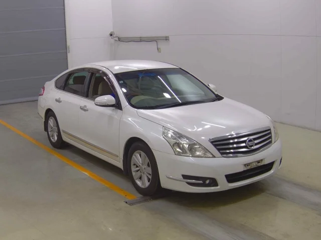 Nissan TEANA