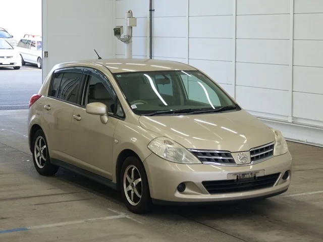 Nissan TIIDA — фото 1