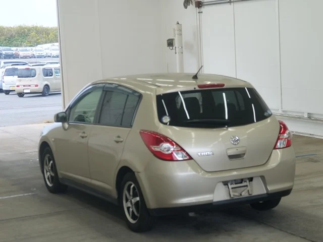 Nissan TIIDA — фото 2