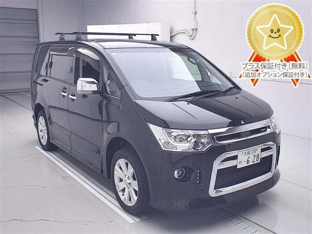 Mitsubishi DELICA D5 — фото 1