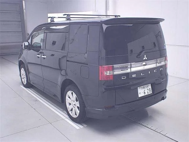 Mitsubishi DELICA D5 — фото 2