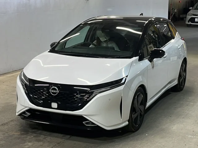 Nissan AURA