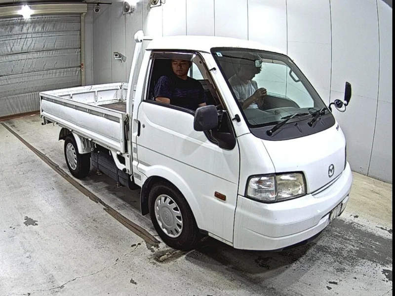 Mazda BONGO — фото 1