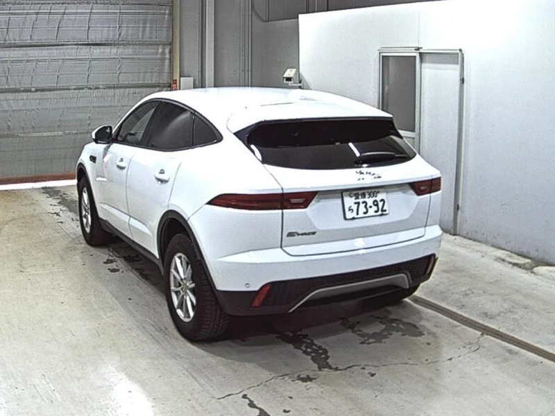 Jaguar E-PACE — фото 2