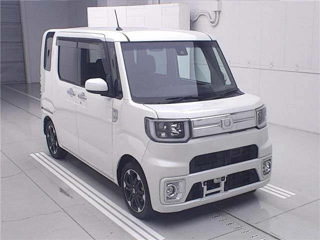 Daihatsu WAKE — фото 1
