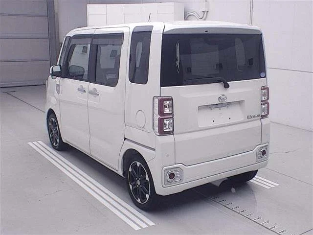 Daihatsu WAKE — фото 2