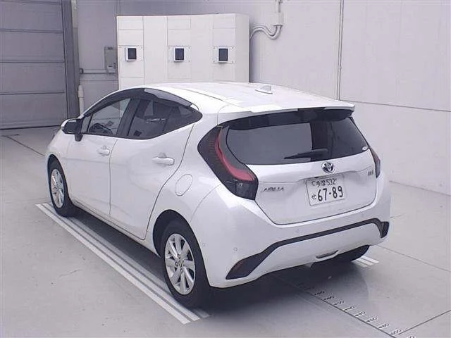 Toyota AQUA — фото 2