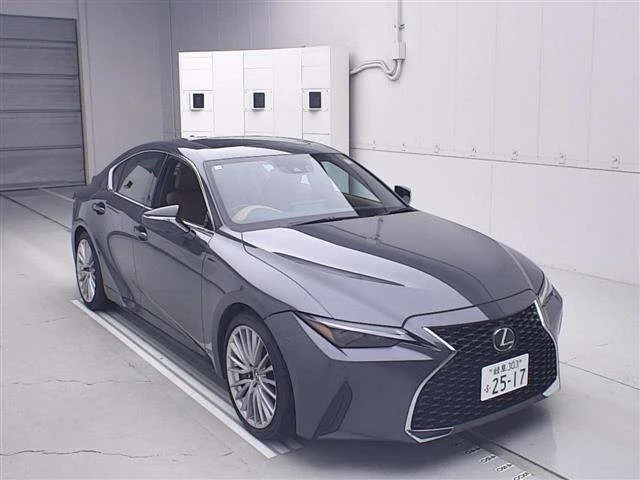 Lexus IS