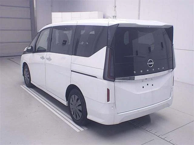 Nissan SERENA — фото 2