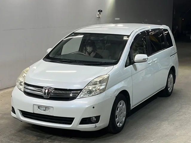 Toyota ISIS
