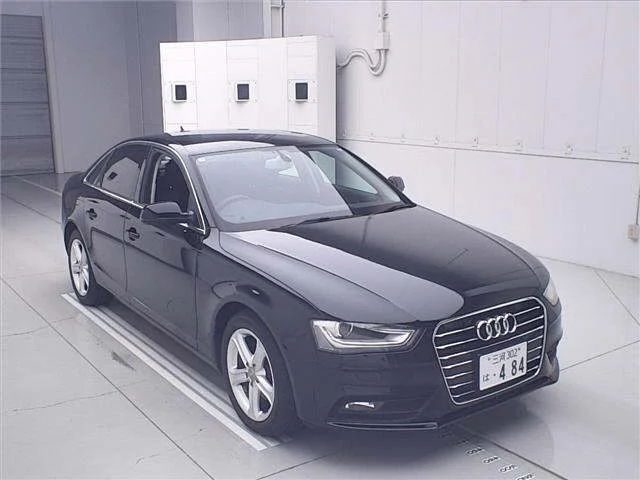 Audi A4 — фото 1