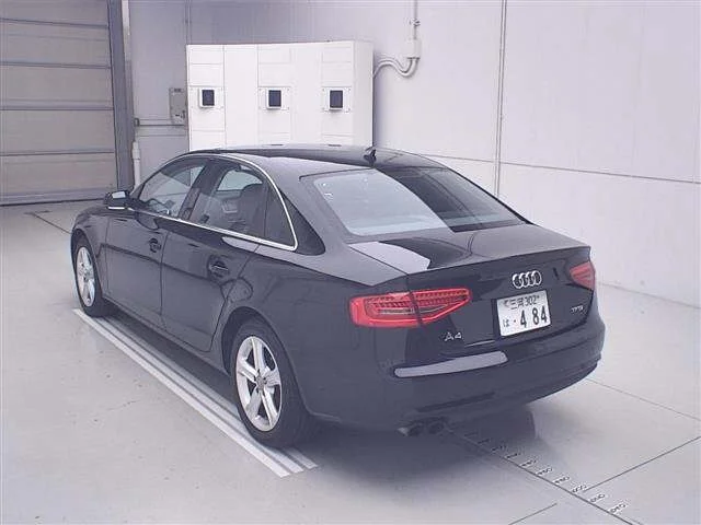Audi A4 — фото 2