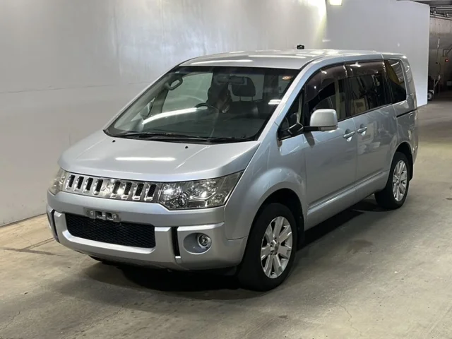 Mitsubishi DELICA D5