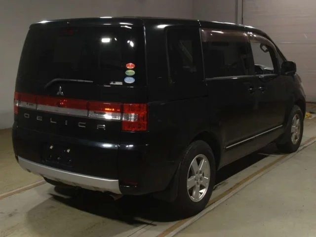 Mitsubishi DELICA D5 — фото 2